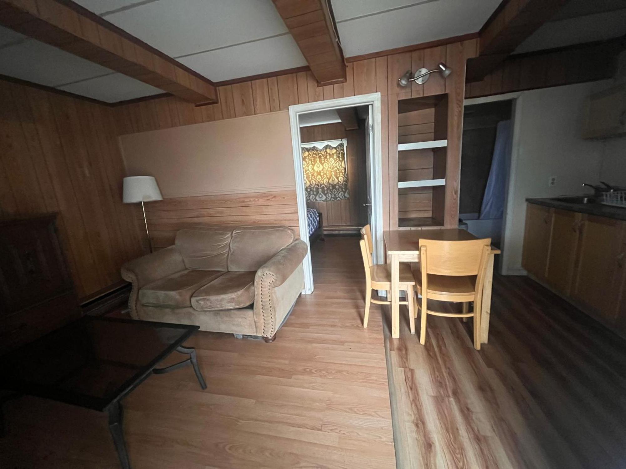 Caravan Motel Fort St. John Exterior photo